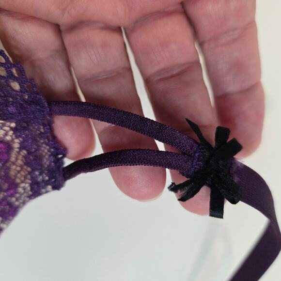 Betsey Johnson Intimates Eyelet Lace Demi-cup Bra Ultra Violet Size 32C - Picture 5 of 9